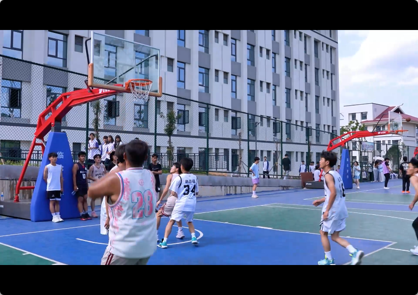 热血行动，篮下青春正当时。beat365正版唯一入口必一3v3篮球赛火热进行中！